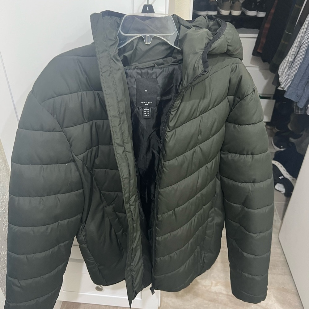New Look Green Puffer Jacket Modern Insulated Design